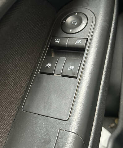 Черный Опель Астра, объемом двигателя 1.4 л и пробегом 220 тыс. км за 4350 $, фото 18 на Automoto.ua