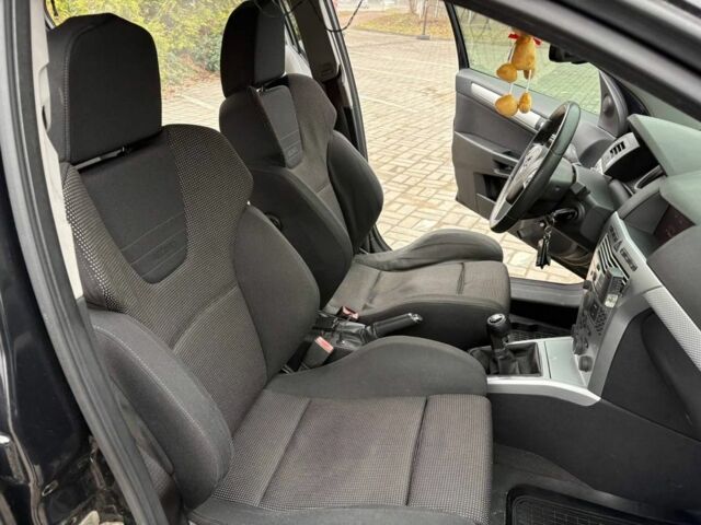 Черный Опель Астра, объемом двигателя 1.6 л и пробегом 246 тыс. км за 5650 $, фото 20 на Automoto.ua