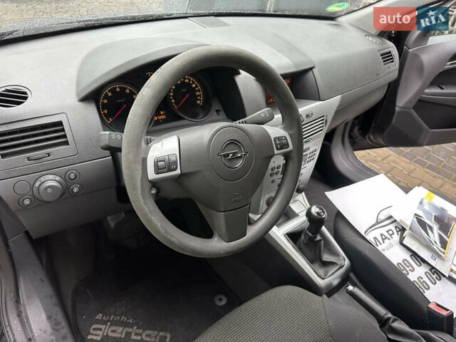 Черный Опель Астра, объемом двигателя 1.6 л и пробегом 98 тыс. км за 6150 $, фото 15 на Automoto.ua