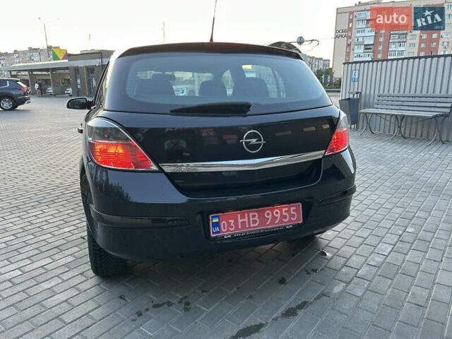 Черный Опель Астра, объемом двигателя 1.6 л и пробегом 190 тыс. км за 5000 $, фото 7 на Automoto.ua