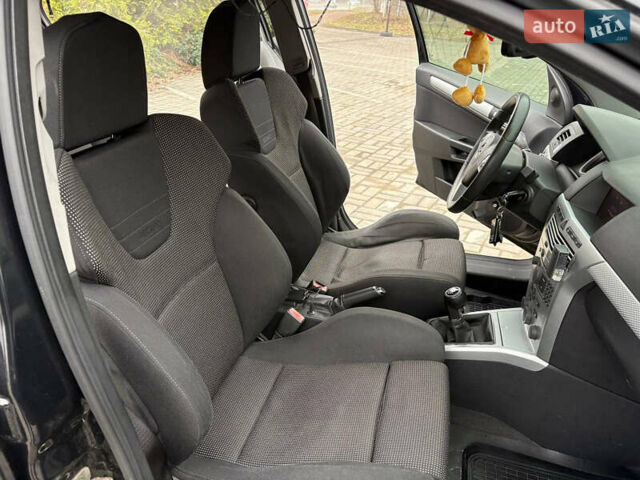 Черный Опель Астра, объемом двигателя 1.6 л и пробегом 245 тыс. км за 5650 $, фото 19 на Automoto.ua