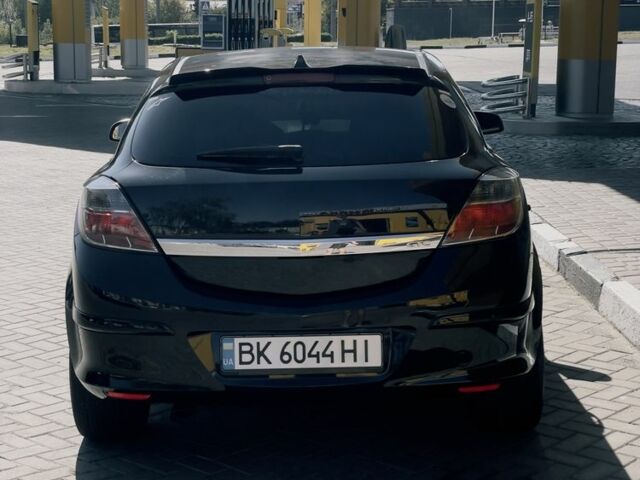 Опель Астра 2009 в Ровно на Automoto.ua Черный Опель Астра, объемом двигателя 1.6 л и пробегом 208 тыс. км за 5800 $, фото 9 на Automoto.ua