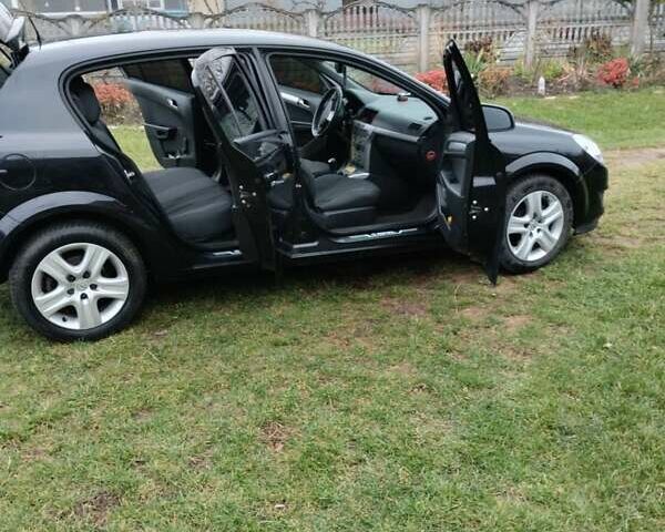 Черный Опель Астра, объемом двигателя 1.36 л и пробегом 252 тыс. км за 5300 $, фото 11 на Automoto.ua