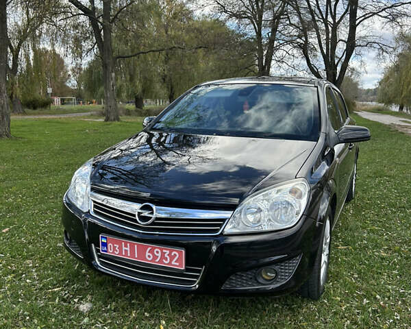 Черный Опель Астра, объемом двигателя 1.6 л и пробегом 233 тыс. км за 5900 $, фото 1 на Automoto.ua