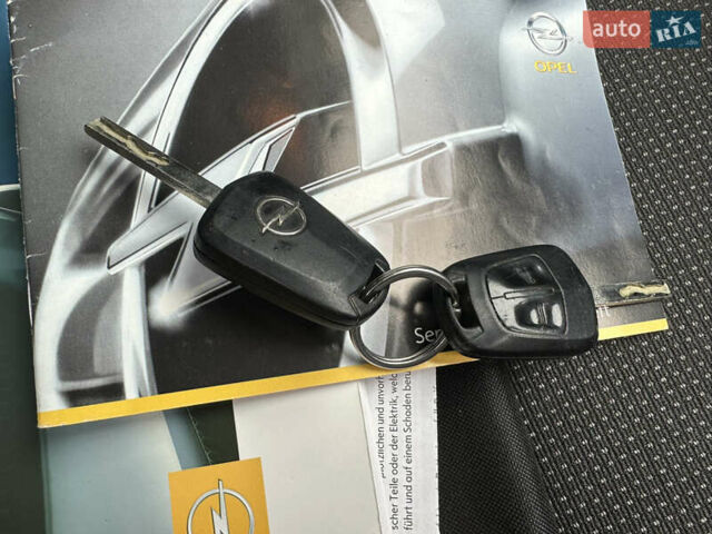 Черный Опель Астра, объемом двигателя 1.6 л и пробегом 98 тыс. км за 6150 $, фото 30 на Automoto.ua