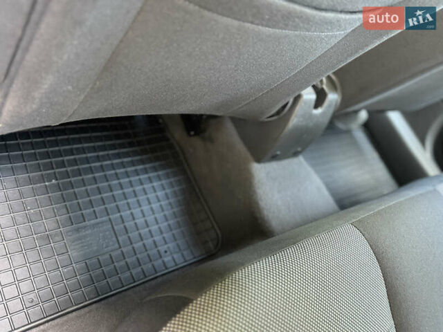 Черный Опель Астра, объемом двигателя 1.6 л и пробегом 225 тыс. км за 5800 $, фото 29 на Automoto.ua