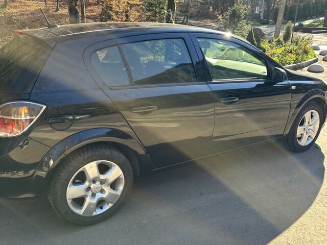 Черный Опель Астра, объемом двигателя 1.6 л и пробегом 250 тыс. км за 5900 $, фото 2 на Automoto.ua