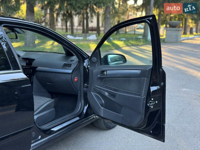 Черный Опель Астра, объемом двигателя 1.6 л и пробегом 198 тыс. км за 5800 $, фото 19 на Automoto.ua