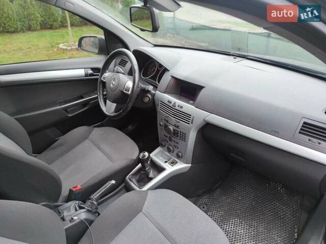 Чорний Опель Астра, об'ємом двигуна 1.6 л та пробігом 253 тис. км за 5900 $, фото 8 на Automoto.ua