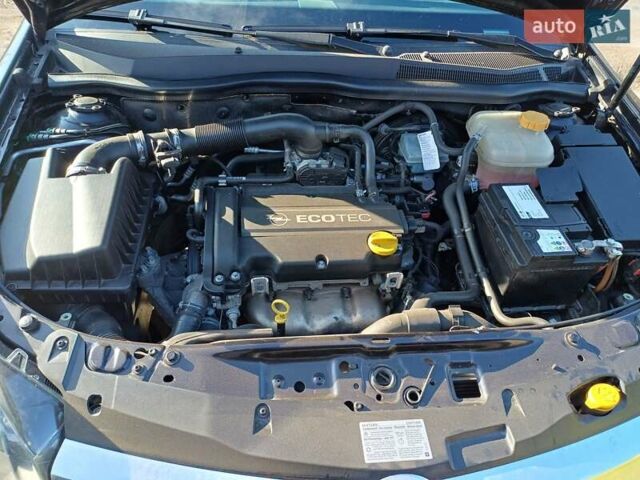 Черный Опель Астра, объемом двигателя 1.4 л и пробегом 212 тыс. км за 5900 $, фото 13 на Automoto.ua