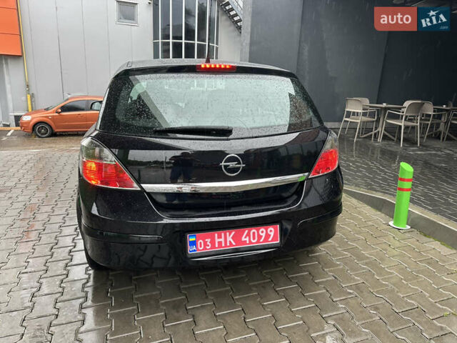 Черный Опель Астра, объемом двигателя 1.6 л и пробегом 98 тыс. км за 6150 $, фото 1 на Automoto.ua