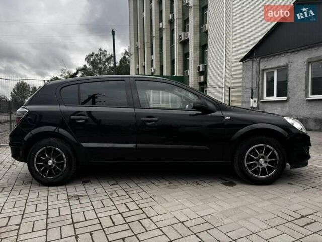Черный Опель Астра, объемом двигателя 1.4 л и пробегом 196 тыс. км за 5200 $, фото 4 на Automoto.ua