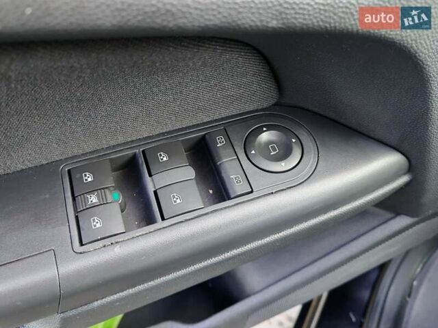 Черный Опель Астра, объемом двигателя 1.6 л и пробегом 194 тыс. км за 5000 $, фото 23 на Automoto.ua