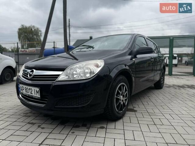 Черный Опель Астра, объемом двигателя 1.4 л и пробегом 196 тыс. км за 5200 $, фото 1 на Automoto.ua