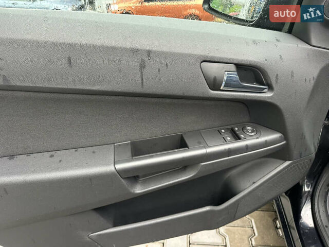 Черный Опель Астра, объемом двигателя 1.6 л и пробегом 98 тыс. км за 6150 $, фото 12 на Automoto.ua