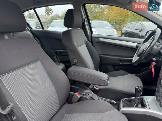 Опель Астра 2009 в Звенигородка на Automoto.ua Черный Опель Астра, объемом двигателя 1.6 л и пробегом 250 тыс. км за 5550 $, фото 38 на Automoto.ua