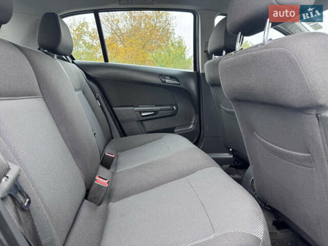 Опель Астра 2009 в Звенигородка на Automoto.ua Черный Опель Астра, объемом двигателя 1.6 л и пробегом 250 тыс. км за 5550 $, фото 24 на Automoto.ua