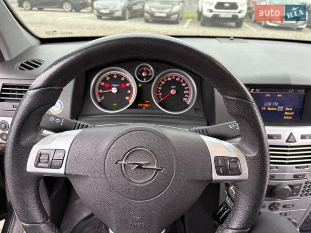 Черный Опель Астра, объемом двигателя 1.6 л и пробегом 245 тыс. км за 5650 $, фото 14 на Automoto.ua