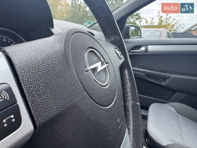 Опель Астра 2009 в Звенигородка на Automoto.ua Черный Опель Астра, объемом двигателя 1.6 л и пробегом 250 тыс. км за 5550 $, фото 33 на Automoto.ua