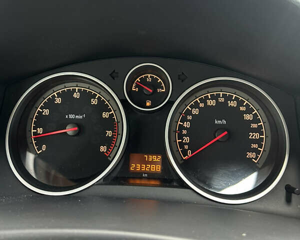 Черный Опель Астра, объемом двигателя 1.6 л и пробегом 233 тыс. км за 5900 $, фото 22 на Automoto.ua