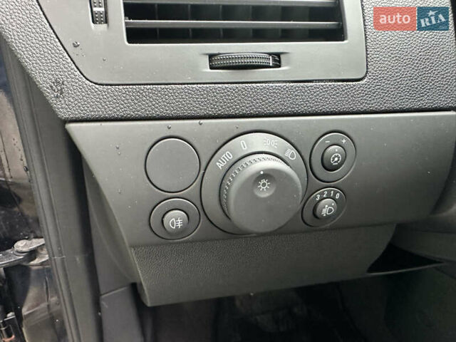 Черный Опель Астра, объемом двигателя 1.6 л и пробегом 98 тыс. км за 6150 $, фото 13 на Automoto.ua