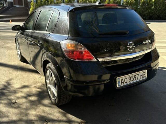 Черный Опель Астра, объемом двигателя 1.6 л и пробегом 250 тыс. км за 5900 $, фото 3 на Automoto.ua