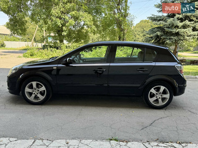 Черный Опель Астра, объемом двигателя 1.6 л и пробегом 225 тыс. км за 5800 $, фото 12 на Automoto.ua