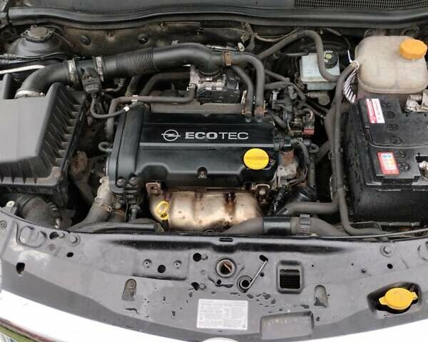 Черный Опель Астра, объемом двигателя 1.36 л и пробегом 252 тыс. км за 5300 $, фото 6 на Automoto.ua