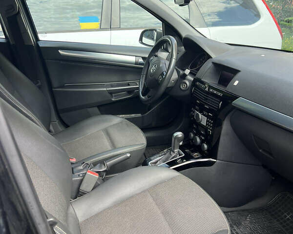 Чорний Опель Астра, об'ємом двигуна 1.8 л та пробігом 230 тис. км за 6300 $, фото 3 на Automoto.ua