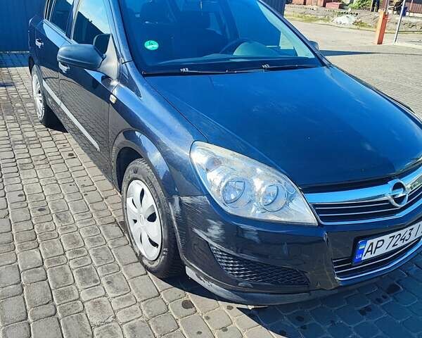 Черный Опель Астра, объемом двигателя 1.4 л и пробегом 199 тыс. км за 4100 $, фото 4 на Automoto.ua