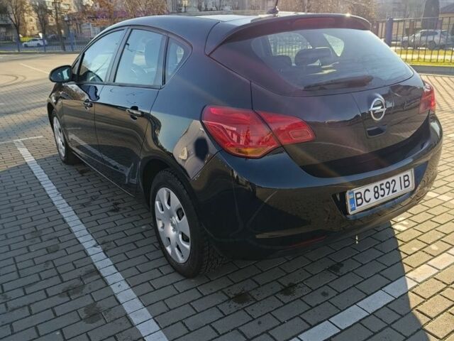 Черный Опель Астра, объемом двигателя 1.6 л и пробегом 249 тыс. км за 6500 $, фото 3 на Automoto.ua