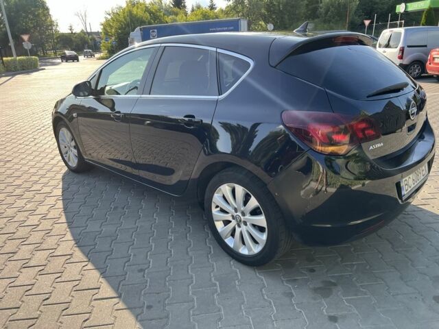 Черный Опель Астра, объемом двигателя 1.2 л и пробегом 300 тыс. км за 7399 $, фото 3 на Automoto.ua