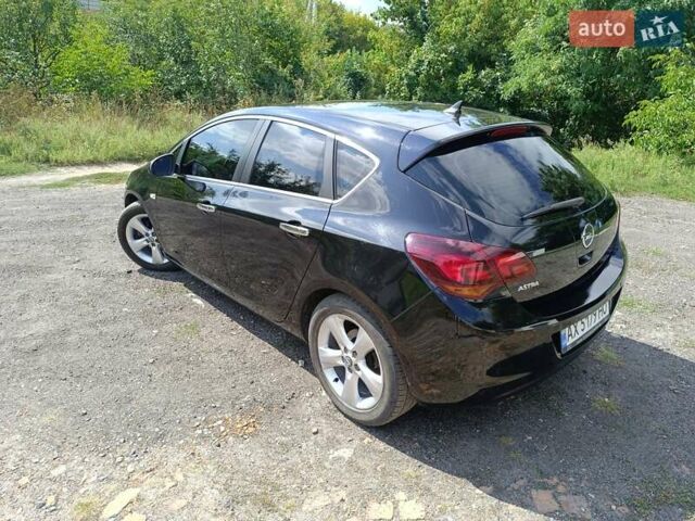 Черный Опель Астра, объемом двигателя 1.6 л и пробегом 113 тыс. км за 8200 $, фото 6 на Automoto.ua