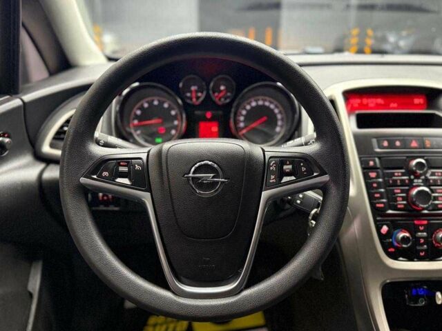 Черный Опель Астра, объемом двигателя 1.6 л и пробегом 180 тыс. км за 7700 $, фото 12 на Automoto.ua