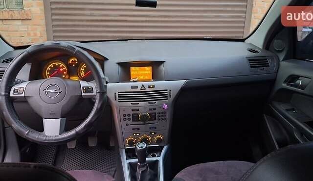 Чорний Опель Астра, об'ємом двигуна 1.4 л та пробігом 173 тис. км за 5500 $, фото 11 на Automoto.ua