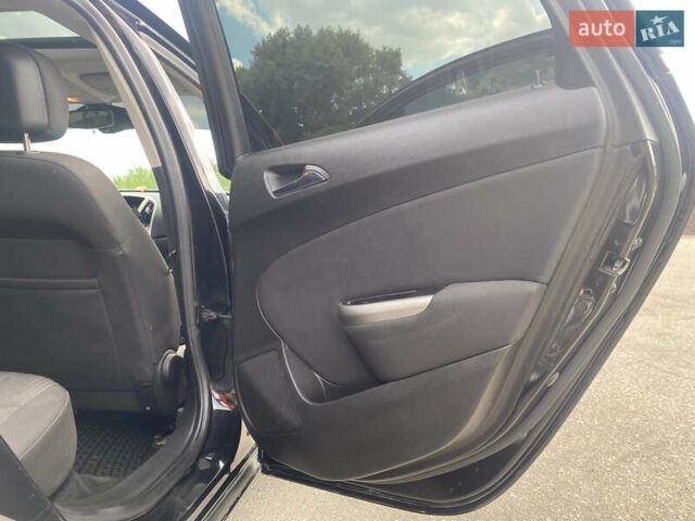 Опель Астра 2010 у Коропе на Automoto.ua Чорний Опель Астра, об'ємом двигуна 1.36 л та пробігом 220 тис. км за 6200 $, фото 11 на Automoto.ua