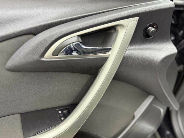 Черный Опель Астра, объемом двигателя 1.6 л и пробегом 180 тыс. км за 7700 $, фото 7 на Automoto.ua