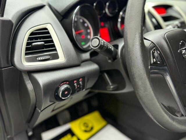 Черный Опель Астра, объемом двигателя 1.6 л и пробегом 180 тыс. км за 7700 $, фото 11 на Automoto.ua