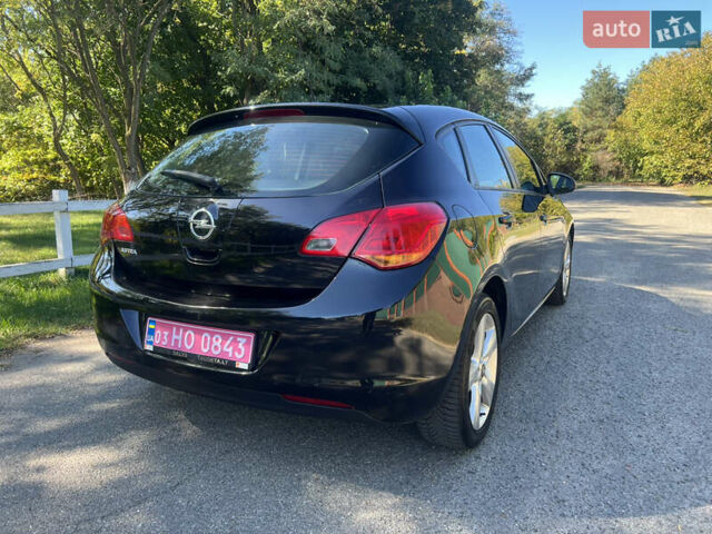 Черный Опель Астра, объемом двигателя 1.6 л и пробегом 184 тыс. км за 6000 $, фото 6 на Automoto.ua