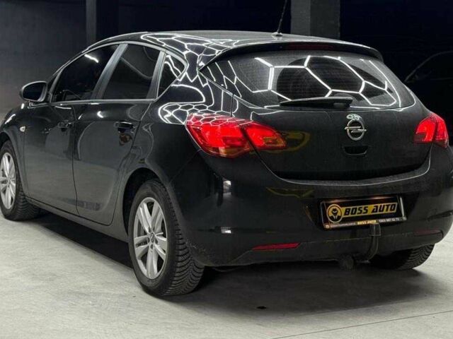 Черный Опель Астра, объемом двигателя 1.6 л и пробегом 180 тыс. км за 7700 $, фото 3 на Automoto.ua