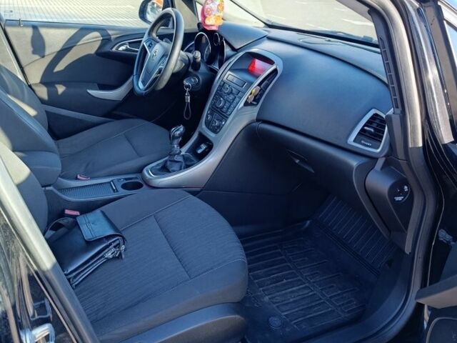 Черный Опель Астра, объемом двигателя 1.6 л и пробегом 249 тыс. км за 6500 $, фото 8 на Automoto.ua