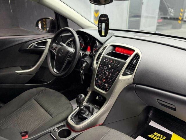 Черный Опель Астра, объемом двигателя 1.6 л и пробегом 180 тыс. км за 7700 $, фото 17 на Automoto.ua