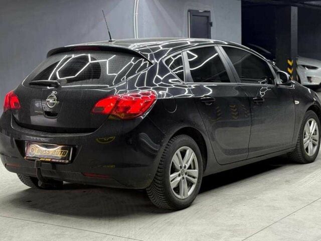 Черный Опель Астра, объемом двигателя 1.6 л и пробегом 180 тыс. км за 7700 $, фото 5 на Automoto.ua