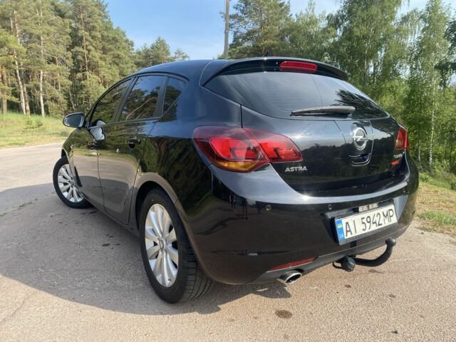 Черный Опель Астра, объемом двигателя 1.4 л и пробегом 220 тыс. км за 6200 $, фото 2 на Automoto.ua