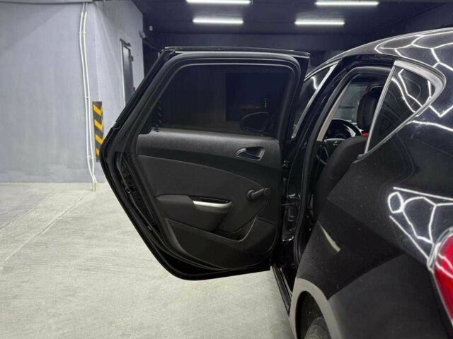 Черный Опель Астра, объемом двигателя 1.6 л и пробегом 180 тыс. км за 7700 $, фото 20 на Automoto.ua