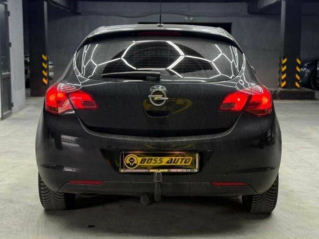 Черный Опель Астра, объемом двигателя 1.6 л и пробегом 180 тыс. км за 7700 $, фото 4 на Automoto.ua