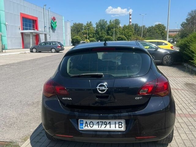 Чорний Опель Астра, об'ємом двигуна 1.69 л та пробігом 258 тис. км за 5300 $, фото 4 на Automoto.ua