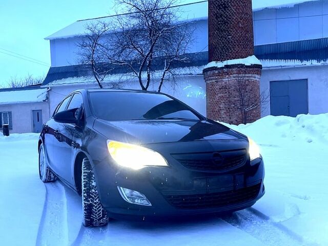 Черный Опель Астра, объемом двигателя 1.7 л и пробегом 250 тыс. км за 6600 $, фото 4 на Automoto.ua