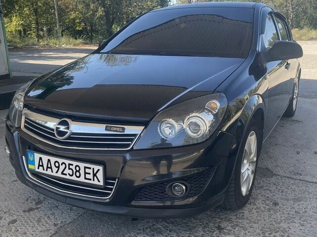 Чорний Опель Астра, об'ємом двигуна 1.6 л та пробігом 397 тис. км за 6000 $, фото 13 на Automoto.ua