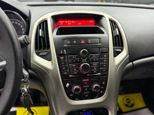 Черный Опель Астра, объемом двигателя 1.6 л и пробегом 180 тыс. км за 7700 $, фото 15 на Automoto.ua